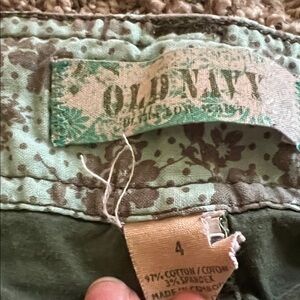 Old Navy Green Floral Patterned Skirt